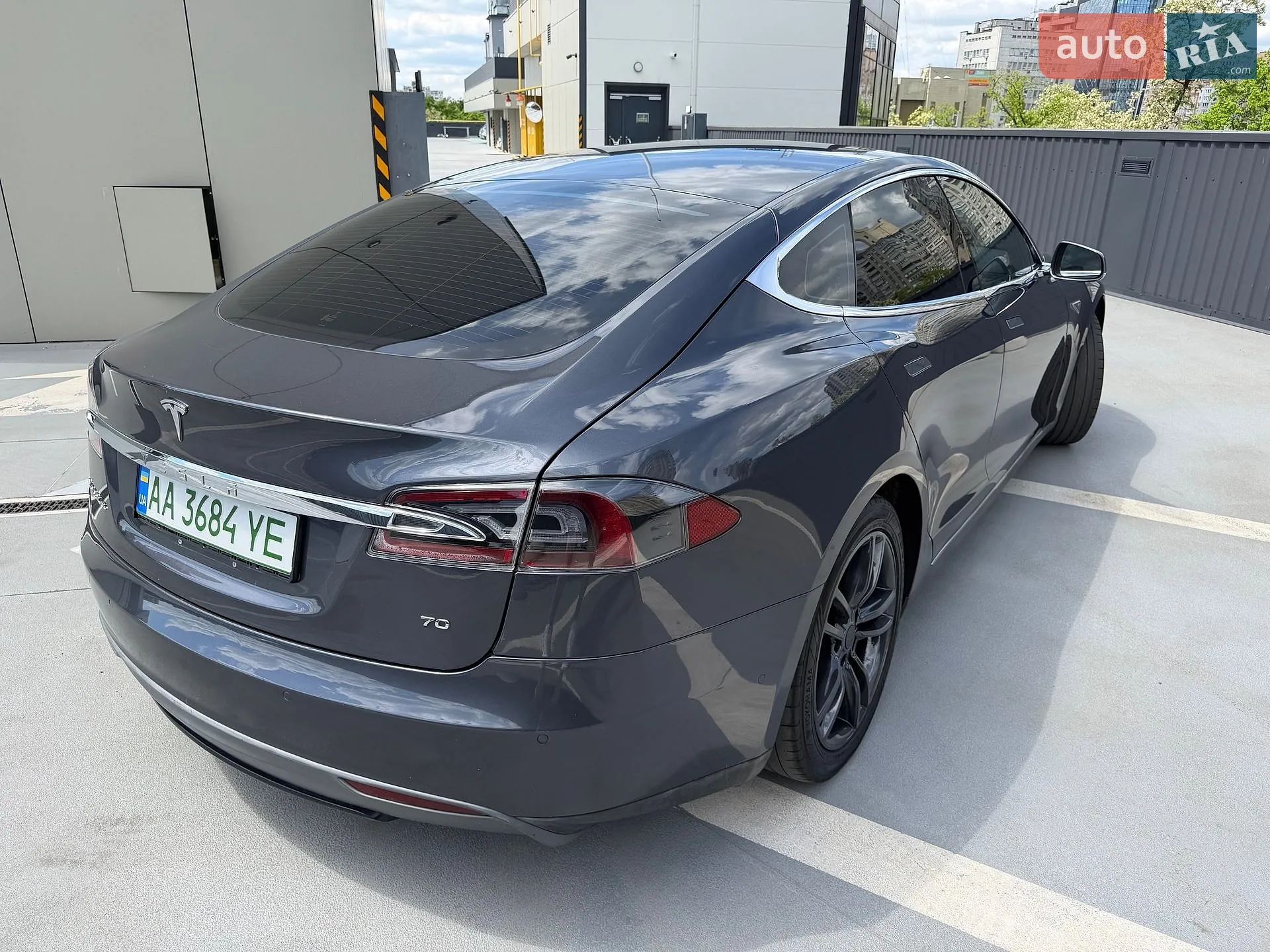 2015 Tesla Model S - мініатюра 27
