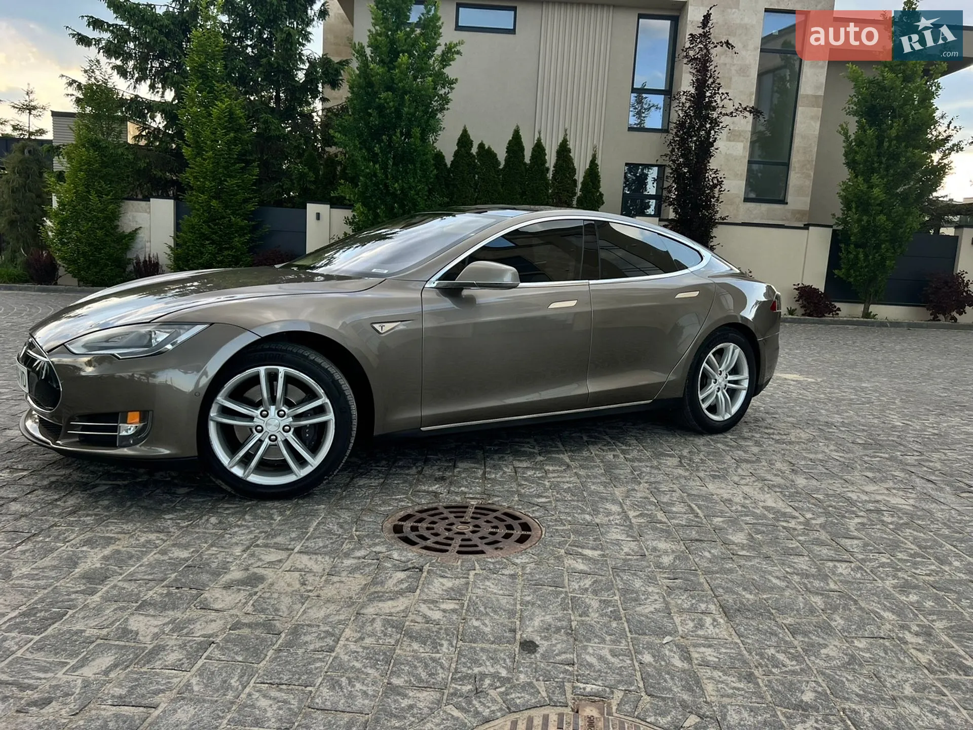 2015 Tesla Model S - мініатюра 9