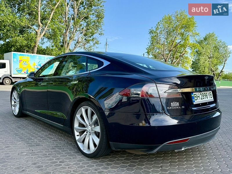 Лифтбек Tesla Model S 2014 в Одессе