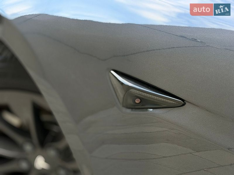 Лифтбек Tesla Model S 2017 в Луцке