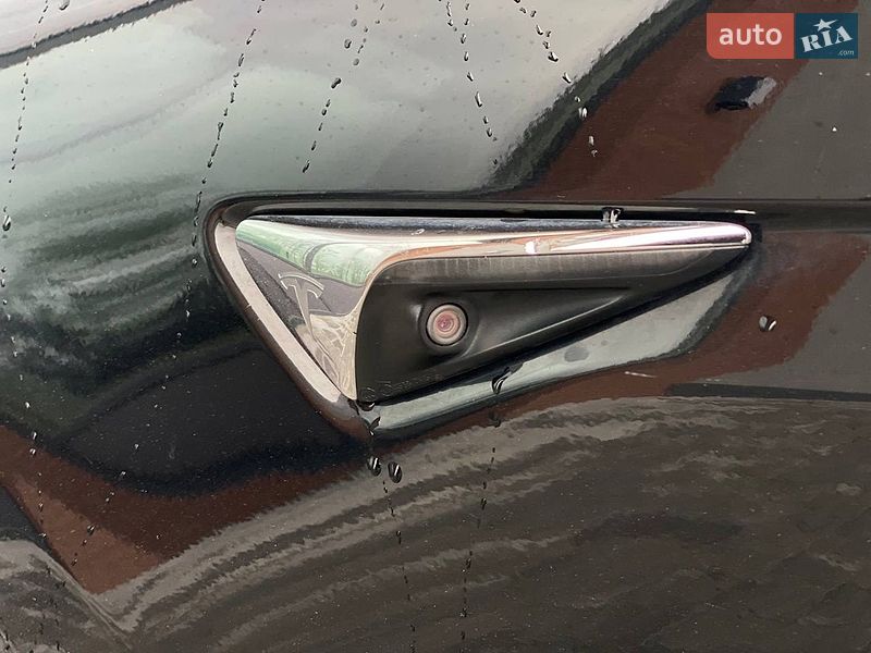 Ліфтбек Tesla Model S 2019 в Києві