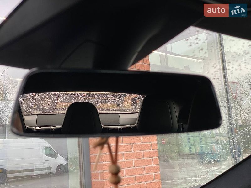 Ліфтбек Tesla Model S 2019 в Києві