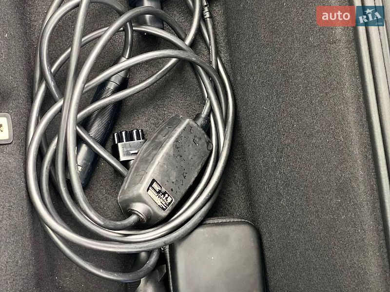 Ліфтбек Tesla Model S 2019 в Києві