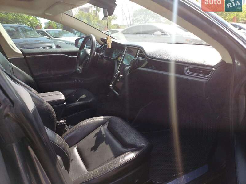 Лифтбек Tesla Model S 2015 в Одессе