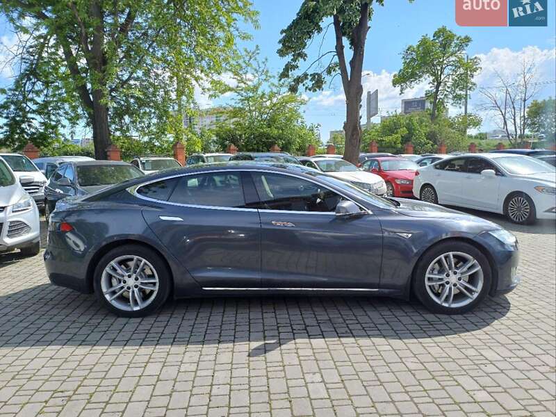 Лифтбек Tesla Model S 2015 в Одессе
