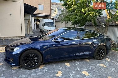 Ліфтбек Tesla Model S 2017 в Коломиї