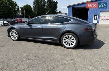 Лифтбек Tesla Model S 2016 в Киеве