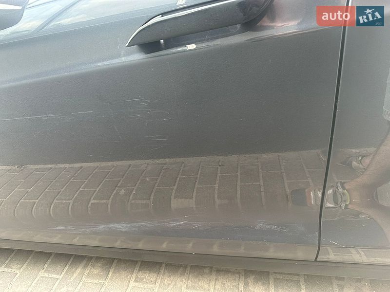 Ліфтбек Tesla Model S 2014 в Києві
