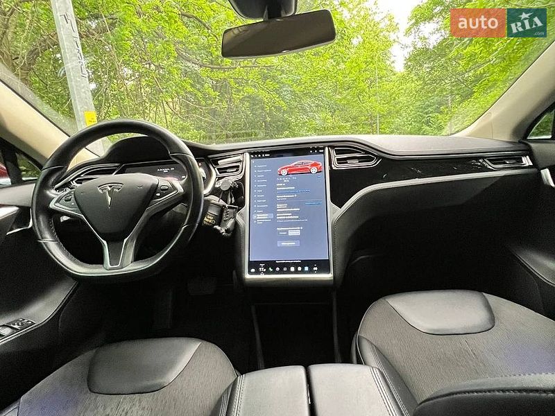 Ліфтбек Tesla Model S 2014 в Києві