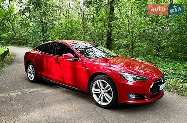 Ліфтбек Tesla Model S 2014 в Києві