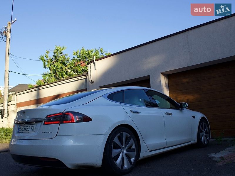 Лифтбек Tesla Model S 2020 в Одессе