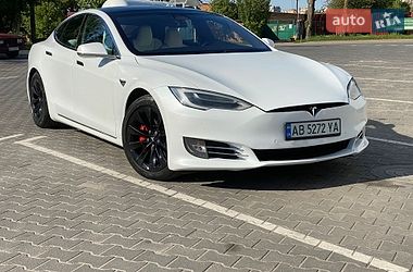 Лифтбек Tesla Model S 2018 в Виннице
