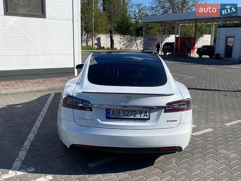 Ліфтбек Tesla Model S 2018 в Вінниці