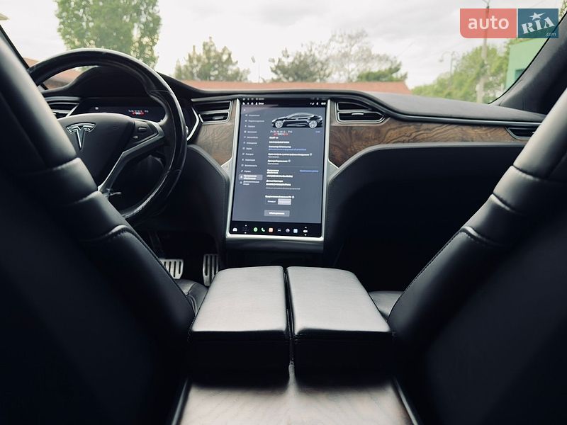 Лифтбек Tesla Model S 2016 в Одессе