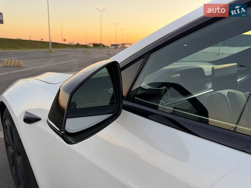 Ліфтбек Tesla Model S 2021 в Львові