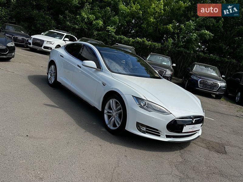 Ліфтбек Tesla Model S 2015 в Луцьку фото 4 Ліфтбек Tesla Model S 2015 в Луцьку