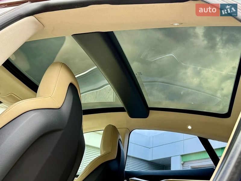 Лифтбек Tesla Model S 2014 в Буче