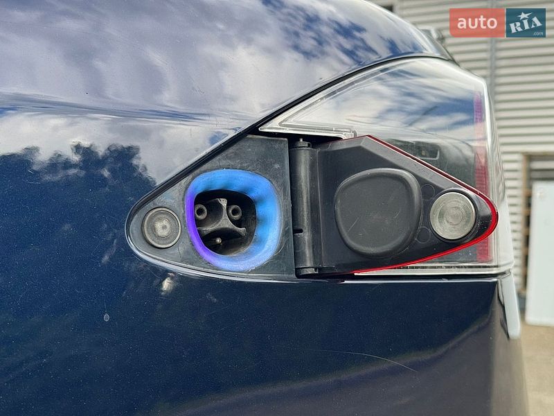 Лифтбек Tesla Model S 2014 в Буче