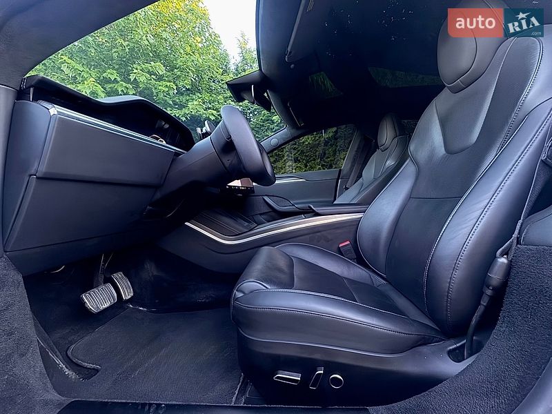 Лифтбек Tesla Model S 2022 в Киеве