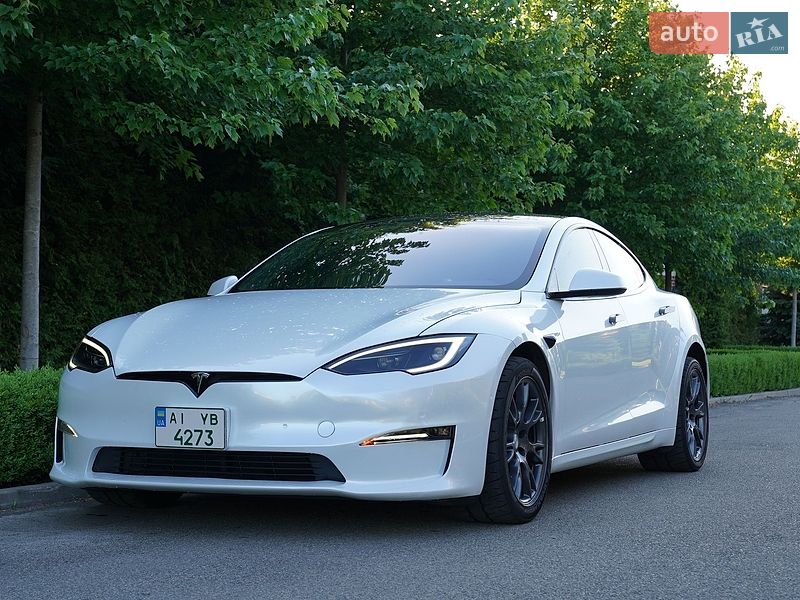 Лифтбек Tesla Model S 2022 в Киеве