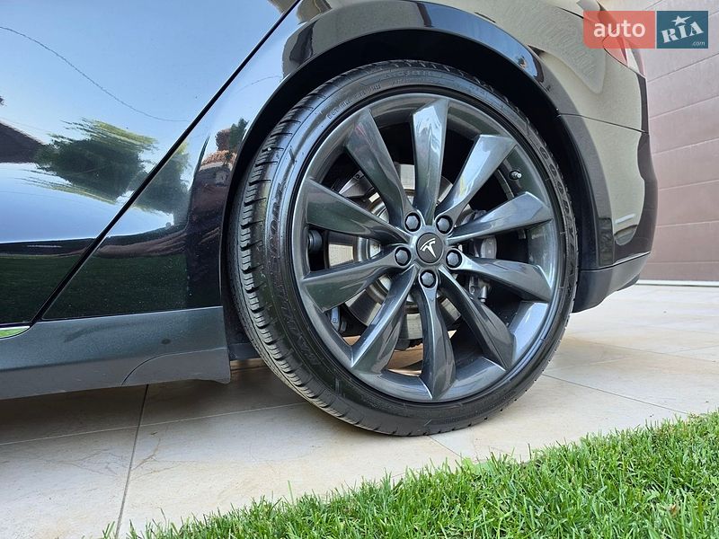Лифтбек Tesla Model S 2013 в Одессе