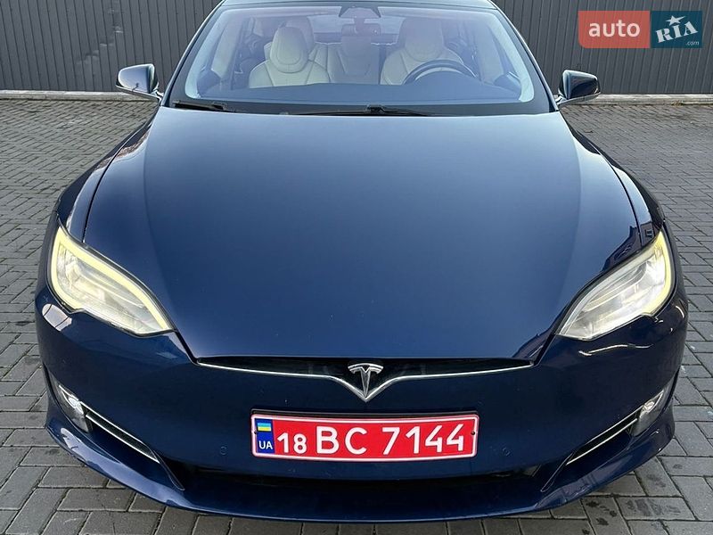 Ліфтбек Tesla Model S 2018 в Рівному