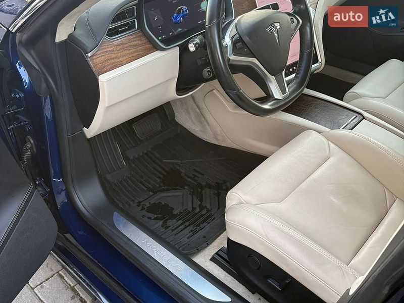 Ліфтбек Tesla Model S 2018 в Рівному