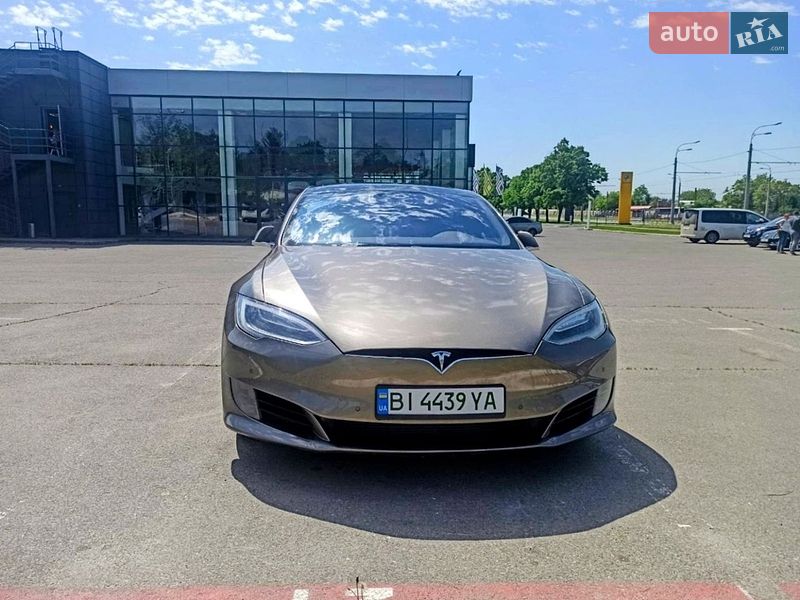 Лифтбек Tesla Model S 2016 в Харькове