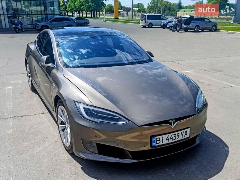 Tesla Model S 2016