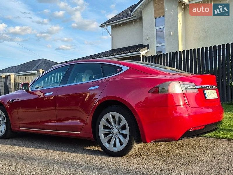 Ліфтбек Tesla Model S 2017 в Києві