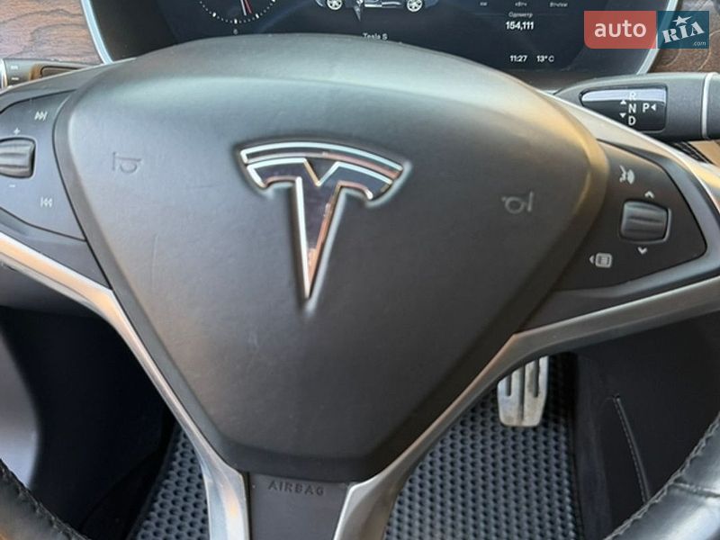 Ліфтбек Tesla Model S 2017 в Луцьку