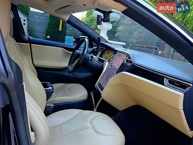 Лифтбек Tesla Model S 2013 в Одессе