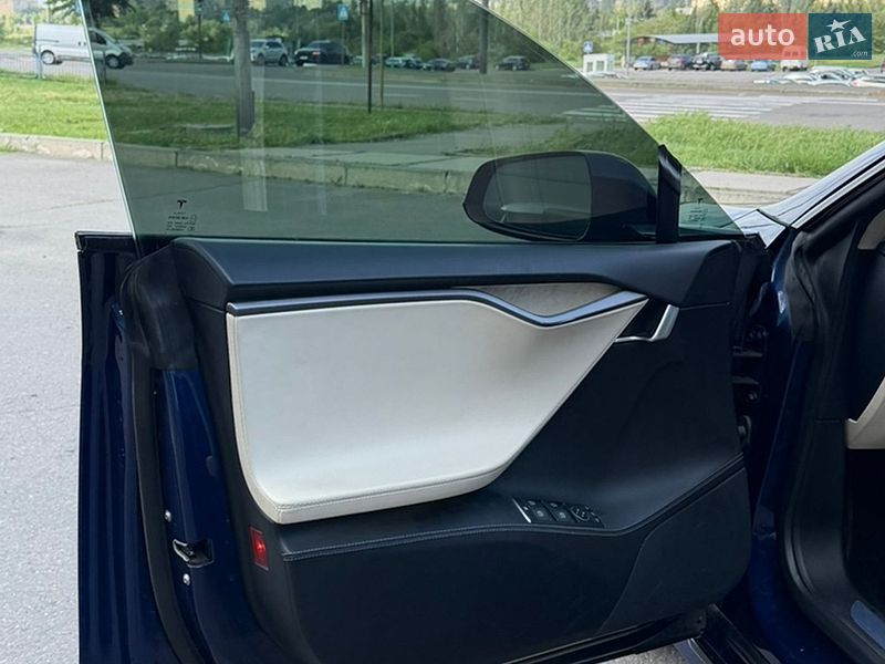 Лифтбек Tesla Model S 2018 в Кривом Роге