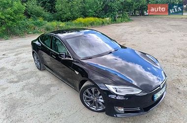 Ліфтбек Tesla Model S 2016 в Львові