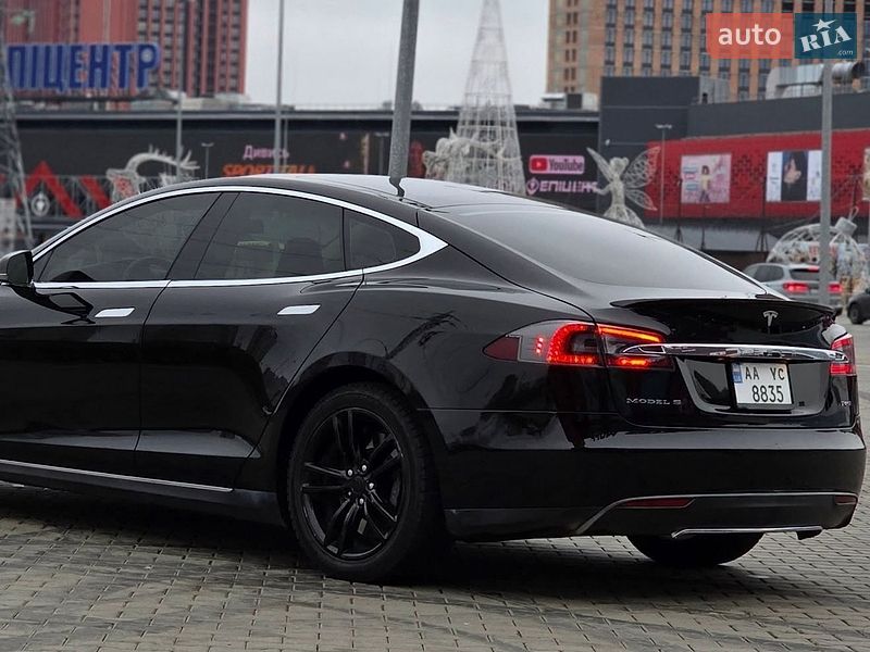 Лифтбек Tesla Model S 2013 в Тернополе