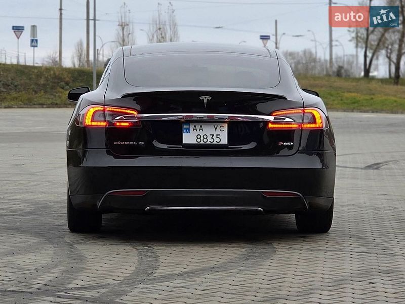 Лифтбек Tesla Model S 2013 в Тернополе