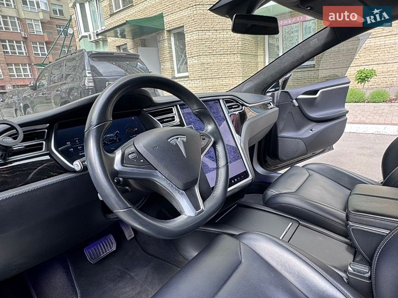 Лифтбек Tesla Model S 2017 в Киеве