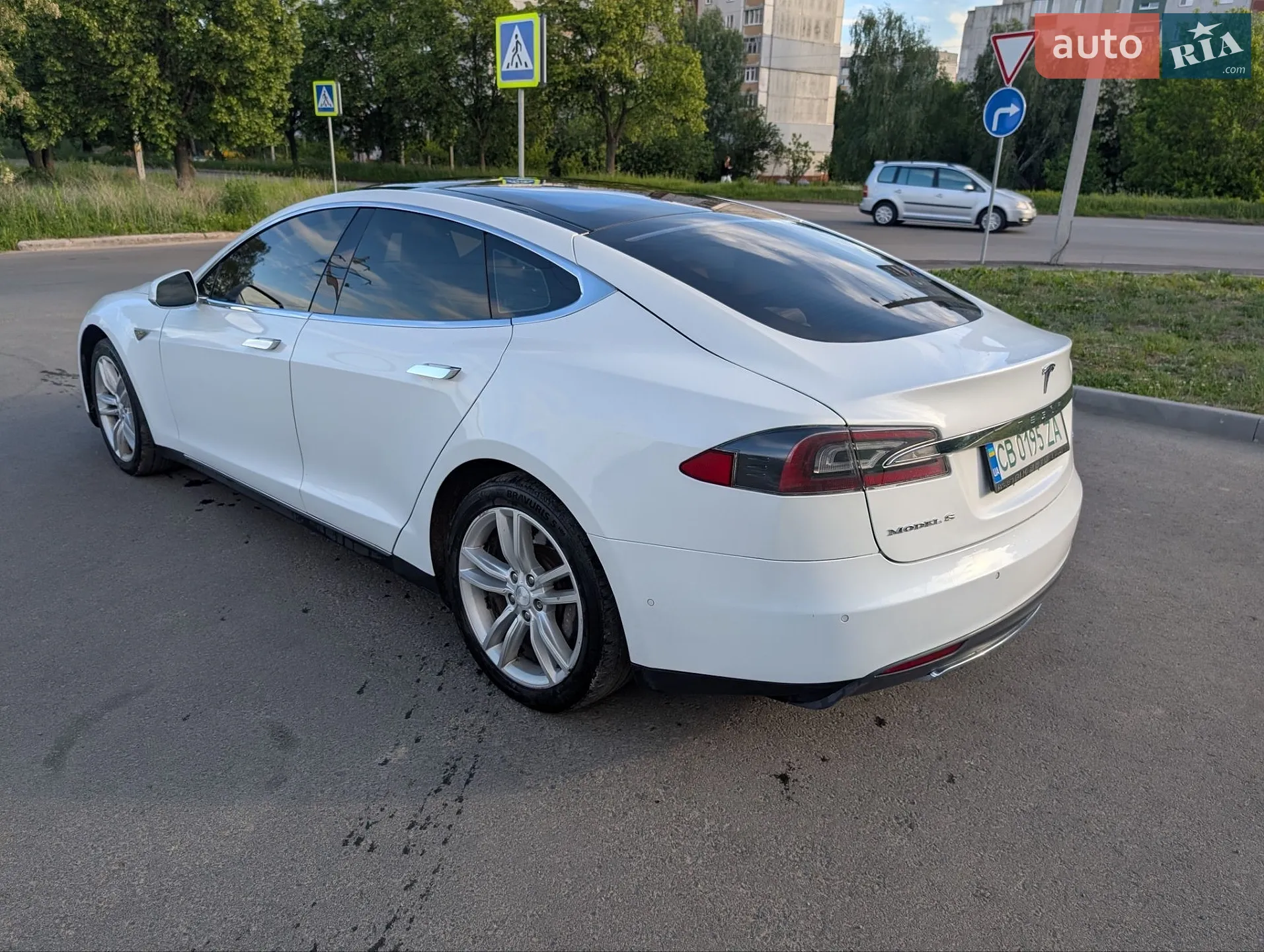 2014 Tesla Model S - мініатюра 4
