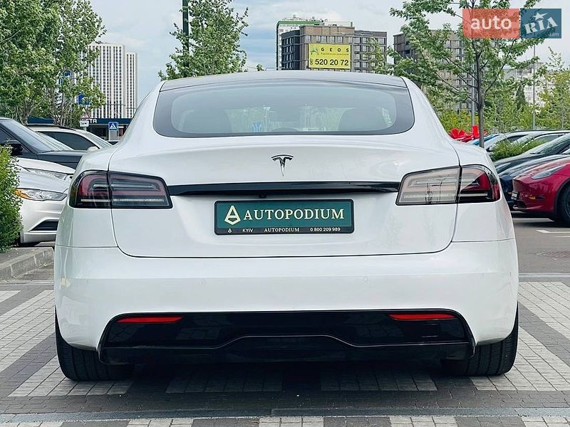 Лифтбек Tesla Model S 2022 в Киеве