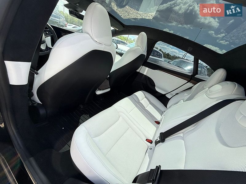 Лифтбек Tesla Model S 2023 в Стрые