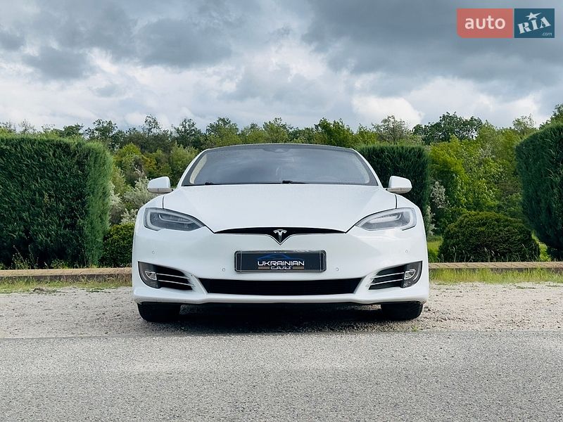 Ліфтбек Tesla Model S 2016 в Дніпрі фото 4 Ліфтбек Tesla Model S 2016 в Дніпрі