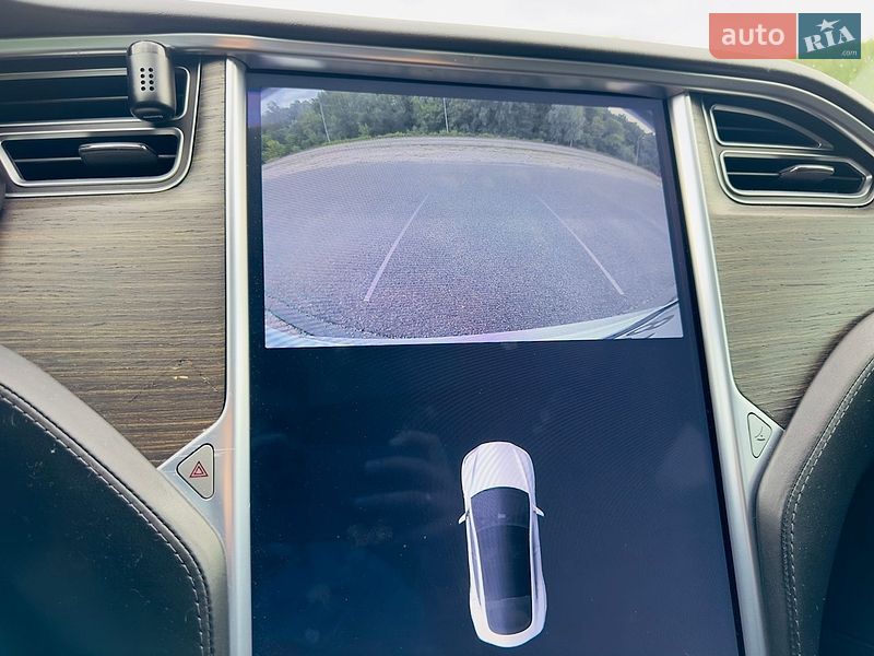 Ліфтбек Tesla Model S 2016 в Дніпрі фото 29 Ліфтбек Tesla Model S 2016 в Дніпрі