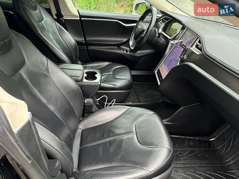Лифтбек Tesla Model S 2014 в Черновцах фото 18 Лифтбек Tesla Model S 2014 в Черновцах