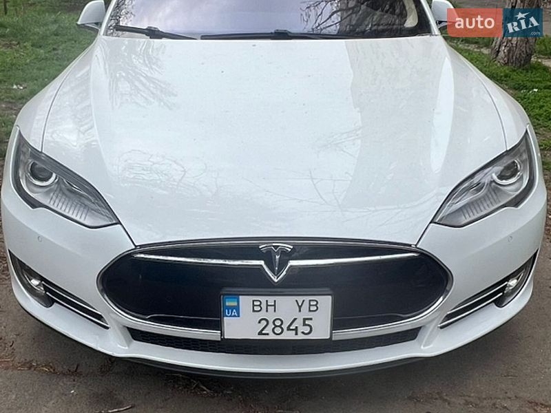 Лифтбек Tesla Model S 2015 в Одессе