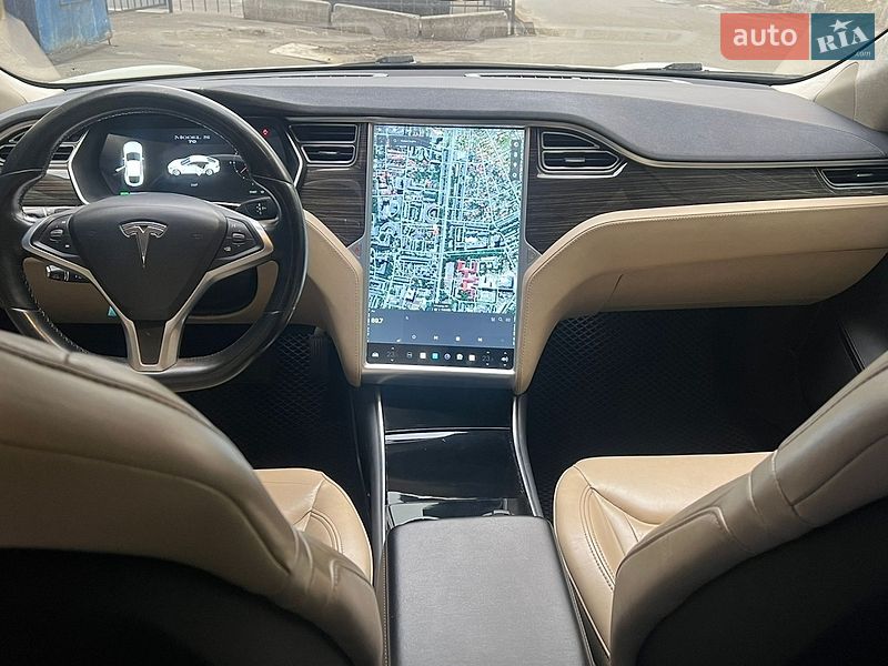 Ліфтбек Tesla Model S 2015 в Одесі