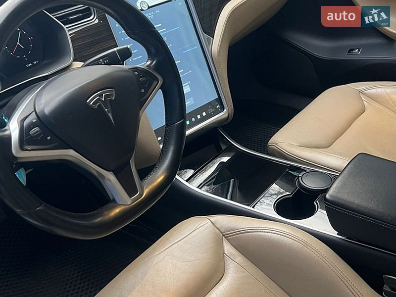 Лифтбек Tesla Model S 2015 в Одессе
