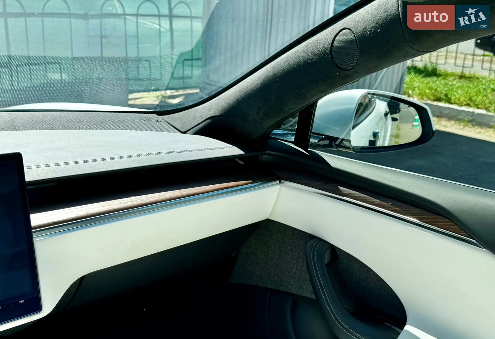 2022 Tesla Model S - мініатюра 16