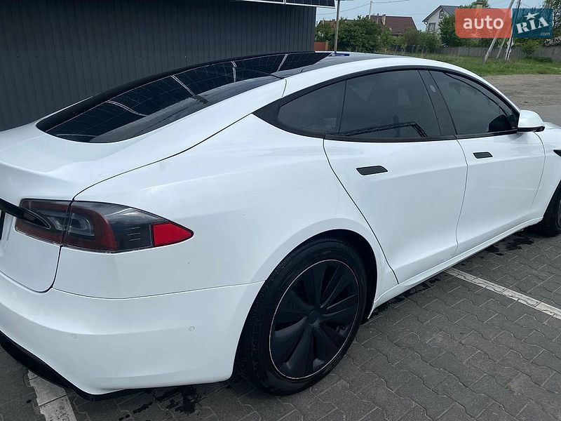 Лифтбек Tesla Model S 2021 в Киеве