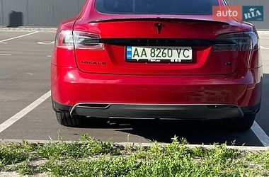 Лифтбек Tesla Model S 2014 в Буче