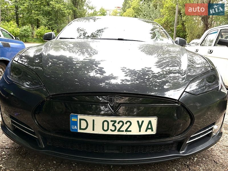 Лифтбек Tesla Model S 2015 в Чернигове фото 16 Лифтбек Tesla Model S 2015 в Чернигове